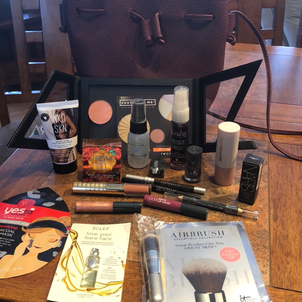 18 piece sample set with burgundy bag
